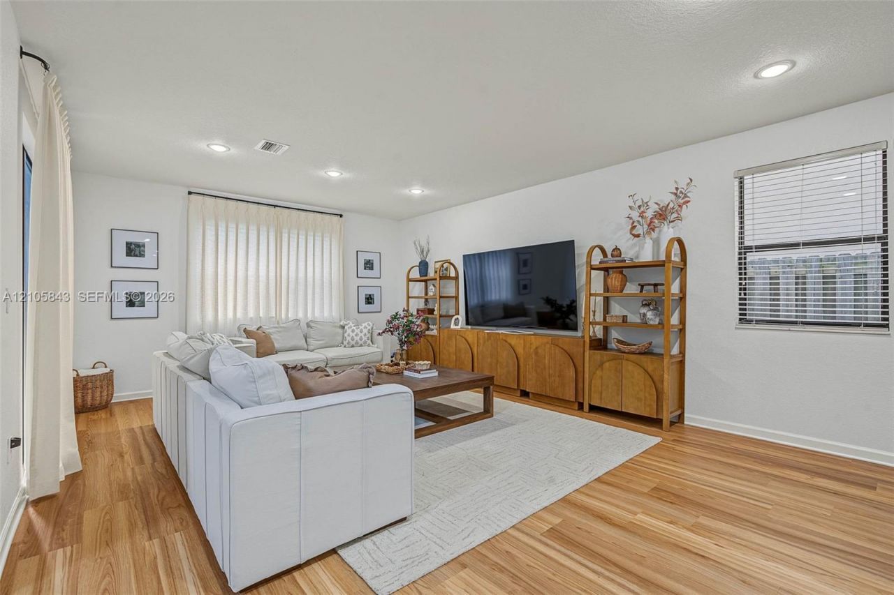 125 NE 24th Ter , Homestead, FL 33033 Photo