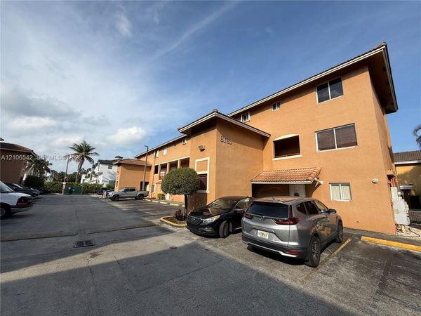 8183 NW 8th St , Unit C5, Miami, FL 33126