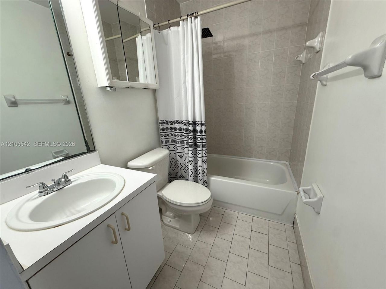 8183 NW 8th St , Unit C5, Miami, FL 33126 Photo
