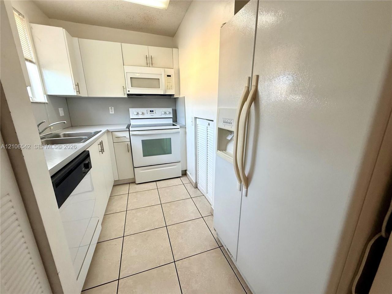 8183 NW 8th St , Unit C5, Miami, FL 33126 Photo