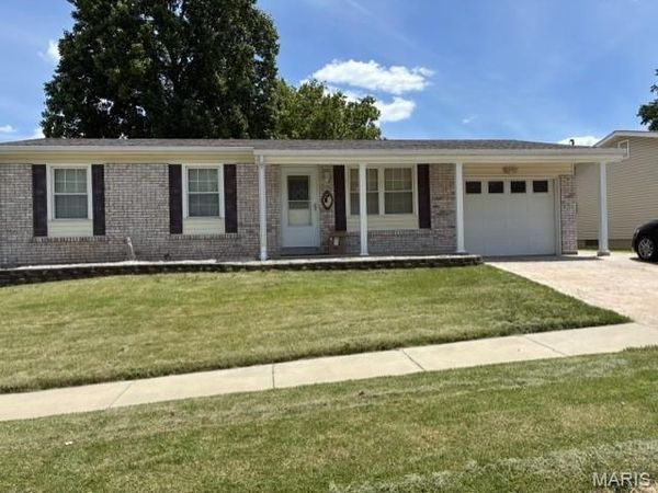 12014 Renaissance Drive, Maryland Heights, MO 63043