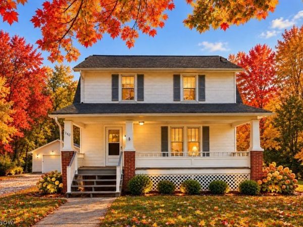 940 Falls Avenue , Cuyahoga Falls, OH 44221