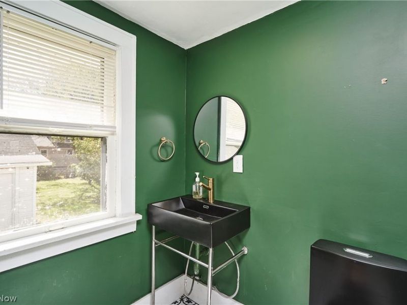 940 Falls Avenue, Cuyahoga Falls, OH 44221 Photo 10