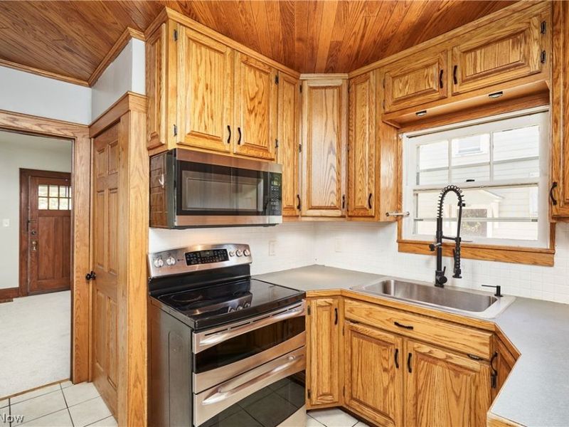 940 Falls Avenue, Cuyahoga Falls, OH 44221 Photo 5