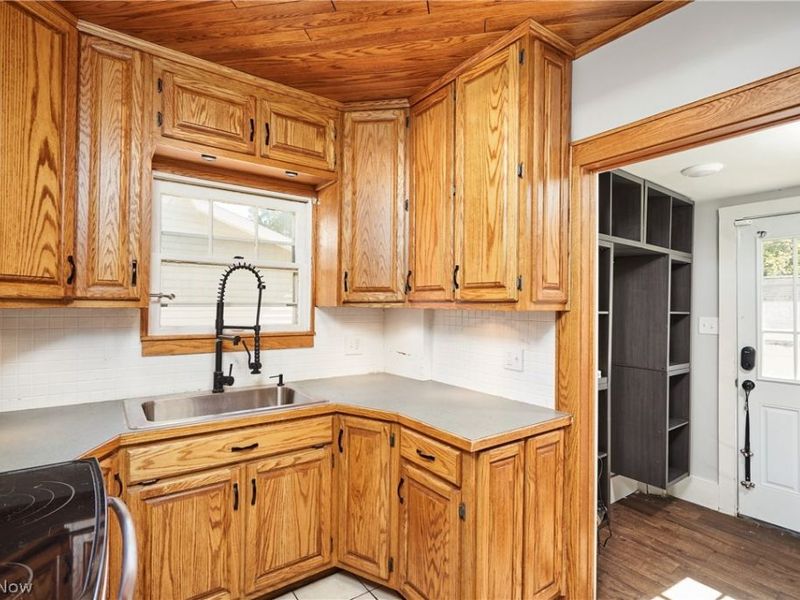 940 Falls Avenue, Cuyahoga Falls, OH 44221 Photo 6