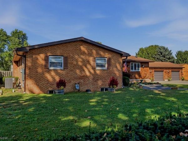 1598 Gene Street, Belpre, OH 45714