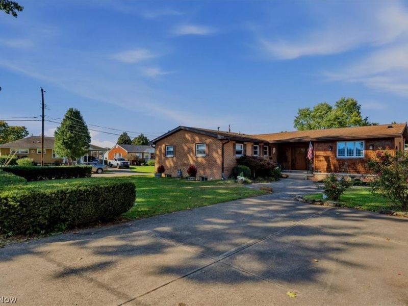 1598 Gene Street, Belpre, OH 45714 Photo 3