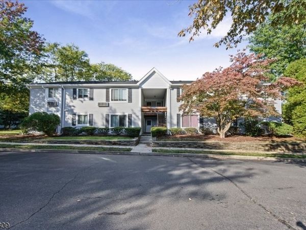 79 Eton Way, Franklin, NJ 08873
