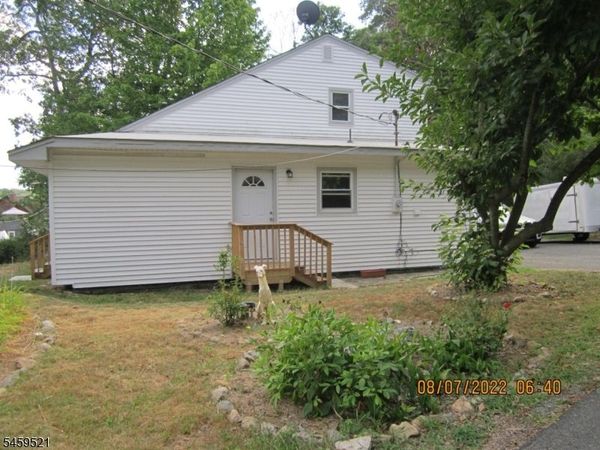 322 Squaw Trl, Hopatcong, NJ 07821