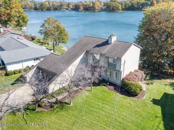 1013 W Geneva Drive, DeWitt, MI 48820