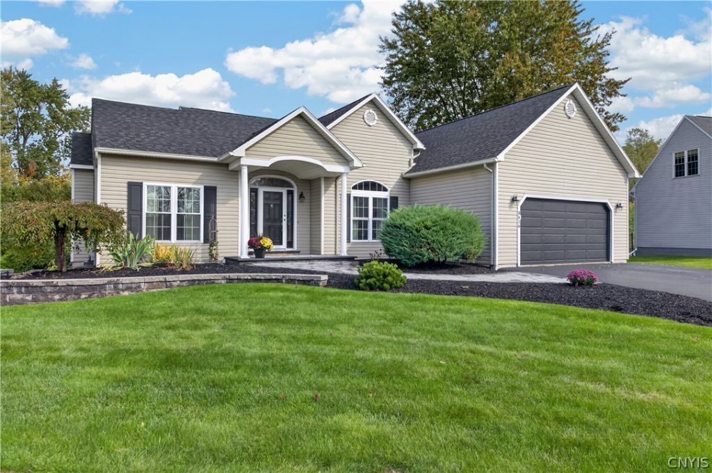 8616 Osborne Drive , Cicero, NY 13039 Main Photo
