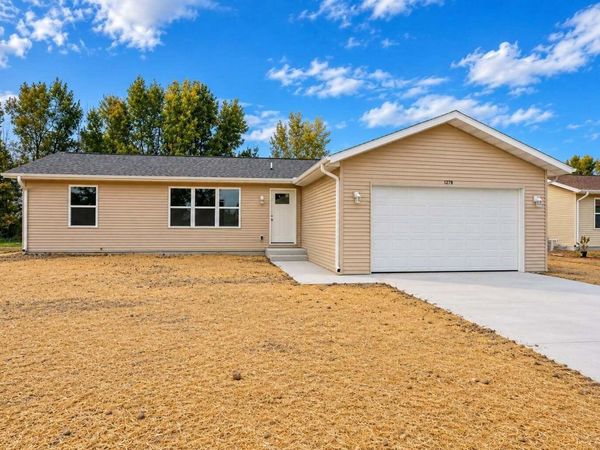 1260 E Bluff Rd, Whitewater, WI 53190