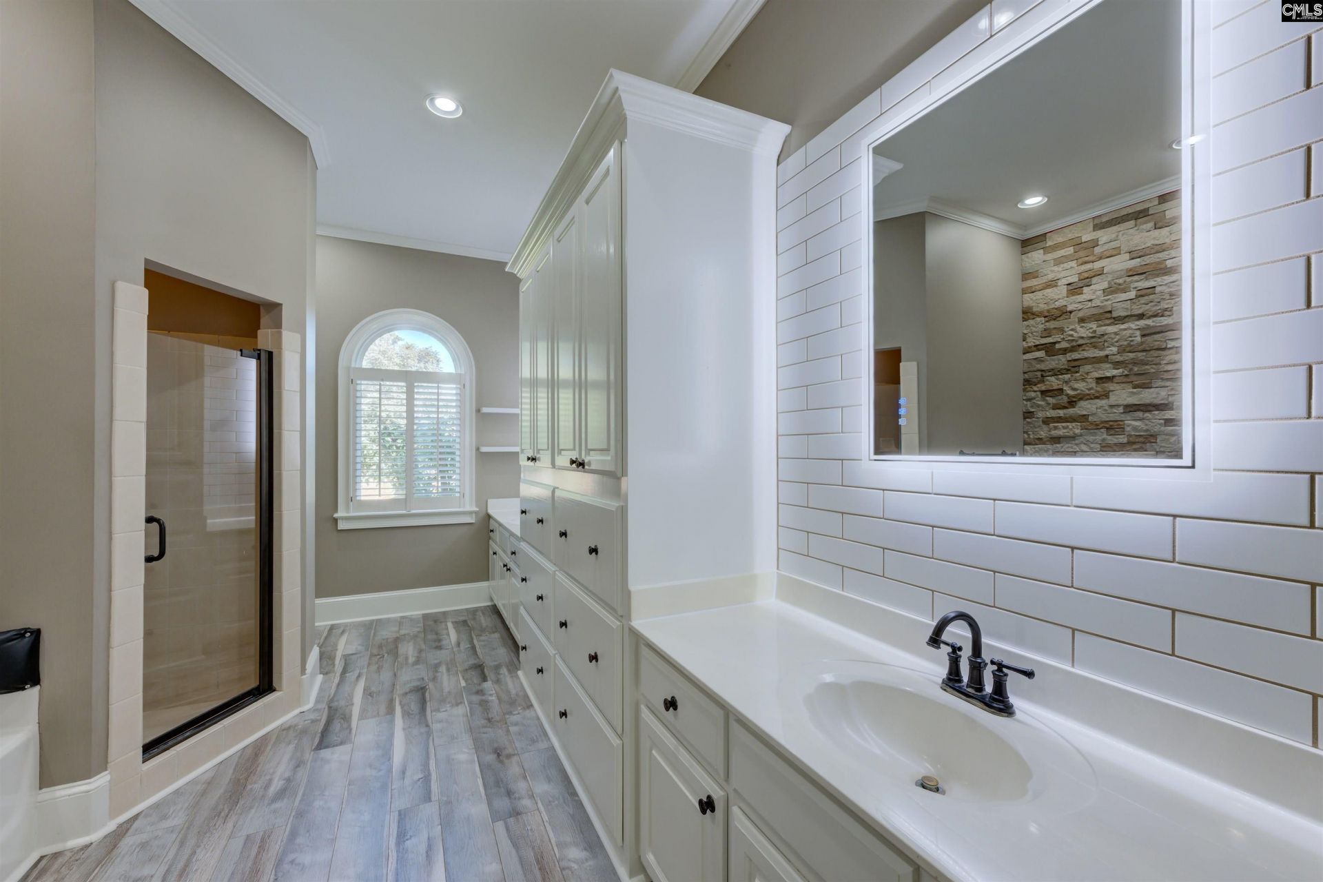 96 Oak Brook Drive  Photo 4