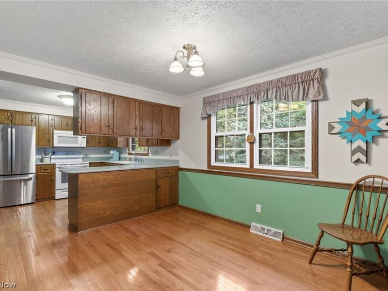 5727 Eastview Street, Louisville, OH 44641 Photo 10