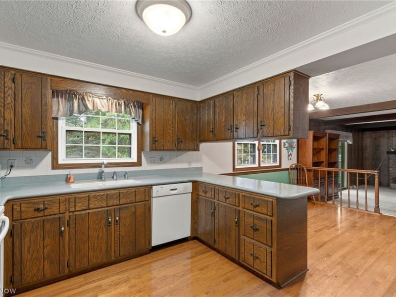 5727 Eastview Street, Louisville, OH 44641 Photo 14
