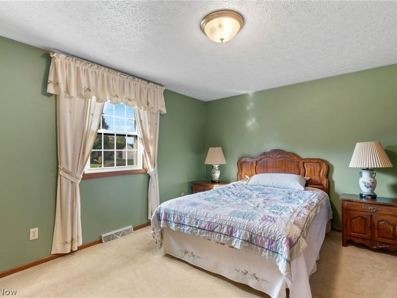 5727 Eastview Street, Louisville, OH 44641 Photo 17