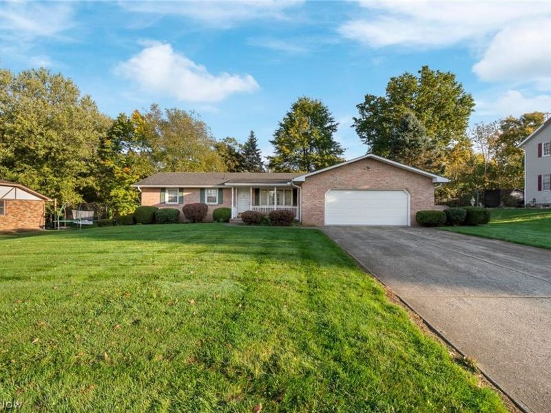 5727 Eastview Street, Louisville, OH 44641 Photo 2