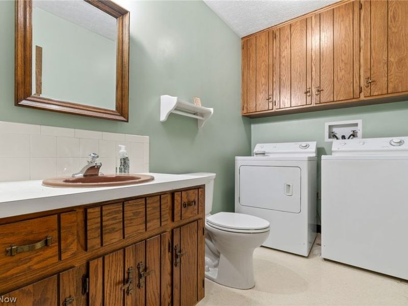 5727 Eastview Street, Louisville, OH 44641 Photo 24