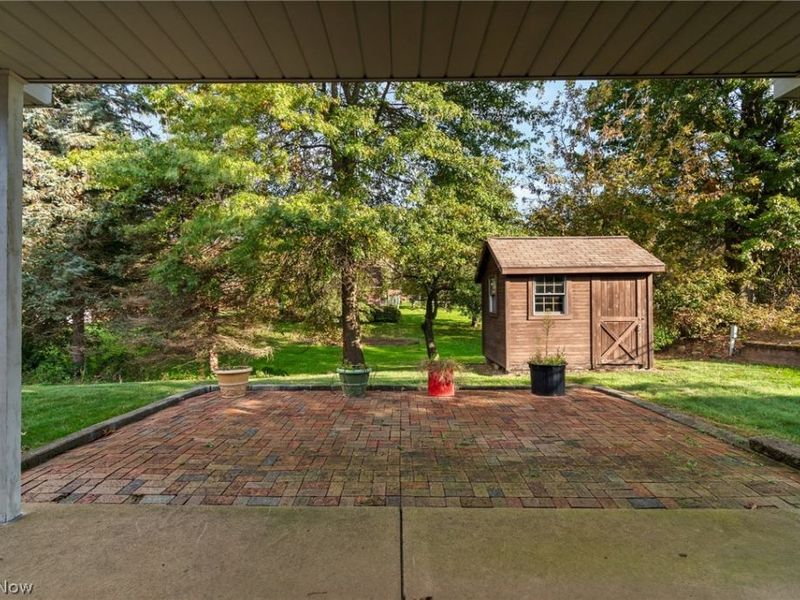5727 Eastview Street, Louisville, OH 44641 Photo 7