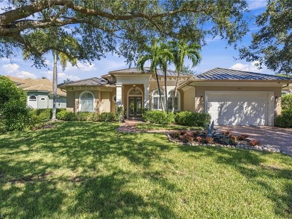 495 Saddlebrook LN, NAPLES, FL 34110