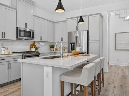 17 Fischbacher St, Sacramento, CA 95816 Photo