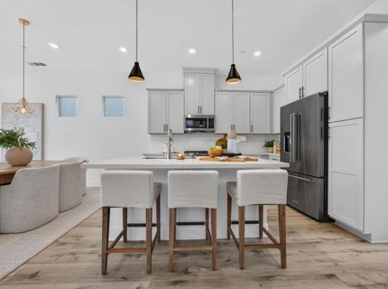 17 Fischbacher St, Sacramento, CA 95816 Photo
