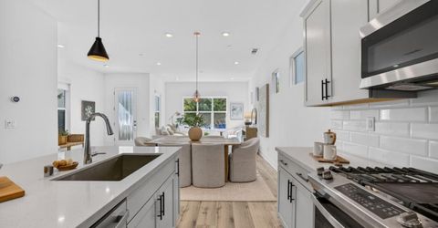 17 Fischbacher St, Sacramento, CA 95816 Photo