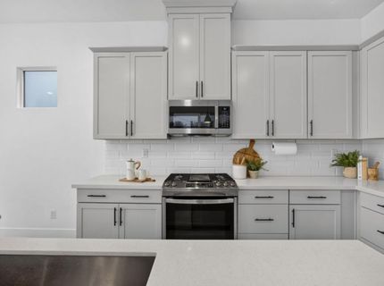 17 Fischbacher St, Sacramento, CA 95816 Photo