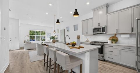 17 Fischbacher St, Sacramento, CA 95816 Photo