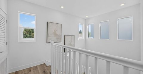 17 Fischbacher St, Sacramento, CA 95816 Photo