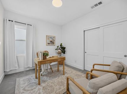 17 Fischbacher St, Sacramento, CA 95816 Photo