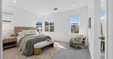 17 Fischbacher St, Sacramento, CA 95816 Photo
