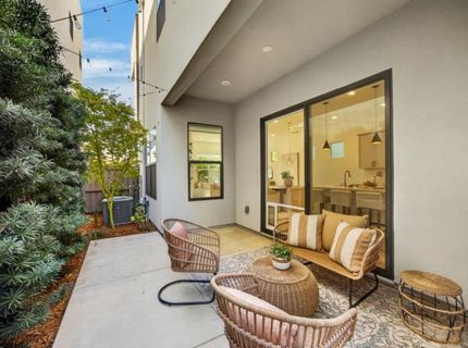 17 Fischbacher St, Sacramento, CA 95816 Photo
