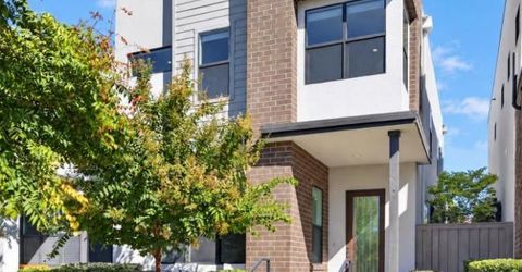 17 Fischbacher St, Sacramento, CA 95816 Photo