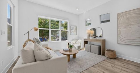 17 Fischbacher St, Sacramento, CA 95816 Photo