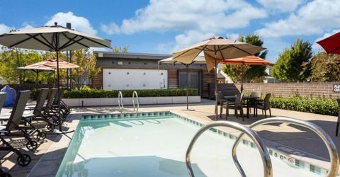 17 Fischbacher St, Sacramento, CA 95816 Photo