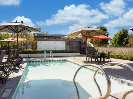 17 Fischbacher St, Sacramento, CA 95816 Photo