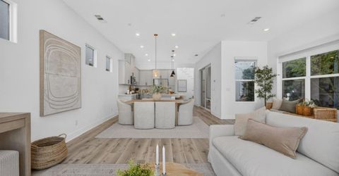 17 Fischbacher St, Sacramento, CA 95816 Photo