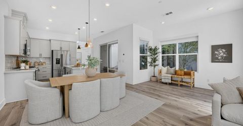 17 Fischbacher St, Sacramento, CA 95816 Photo