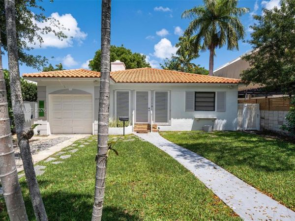 1719 Lenox Ave , Miami Beach, FL 33139