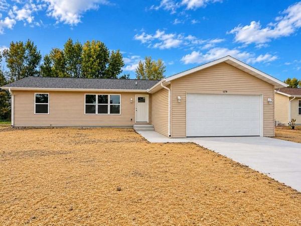 1260 E Bluff ROAD, Whitewater, WI 53190