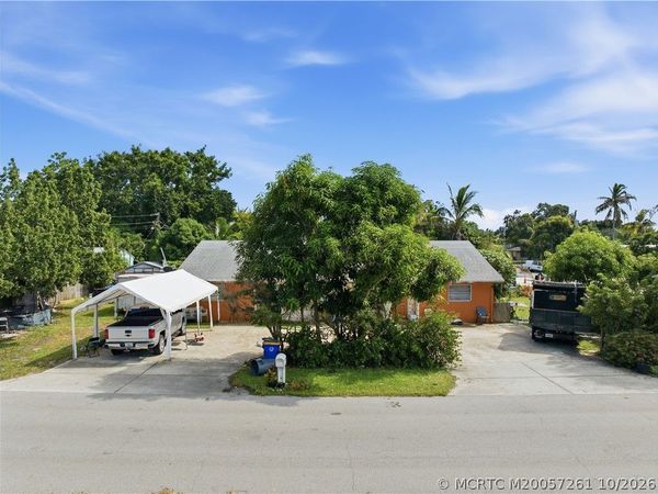2696 SE Bonita Street , Stuart, FL 34997