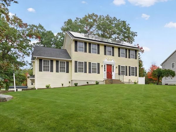 16 Horseshoe Ln, Clinton, MA 01510