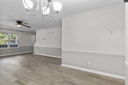 1910 Greenoaks Drive photo 4