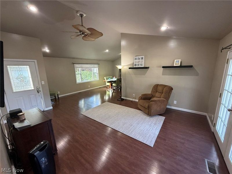 456 Beucler Avenue NW, Bolivar, OH 44612 Photo 4