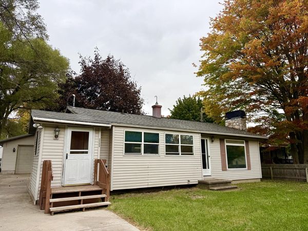 2268 Oak Park Drive, Muskegon, MI 49442