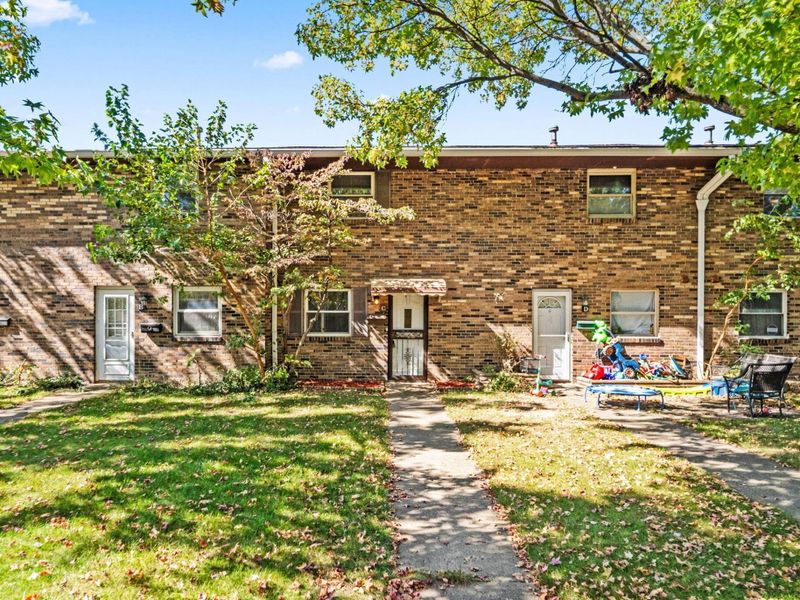2370 Woodbrook Circle S, Unit Unit C, Columbus, OH 43223 Photo 1