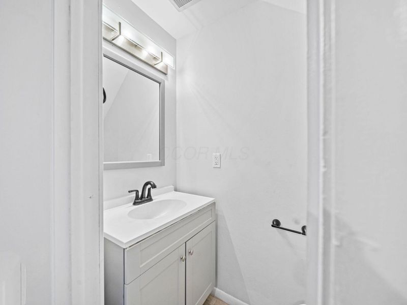 2370 Woodbrook Circle S, Unit Unit C, Columbus, OH 43223 Photo 15