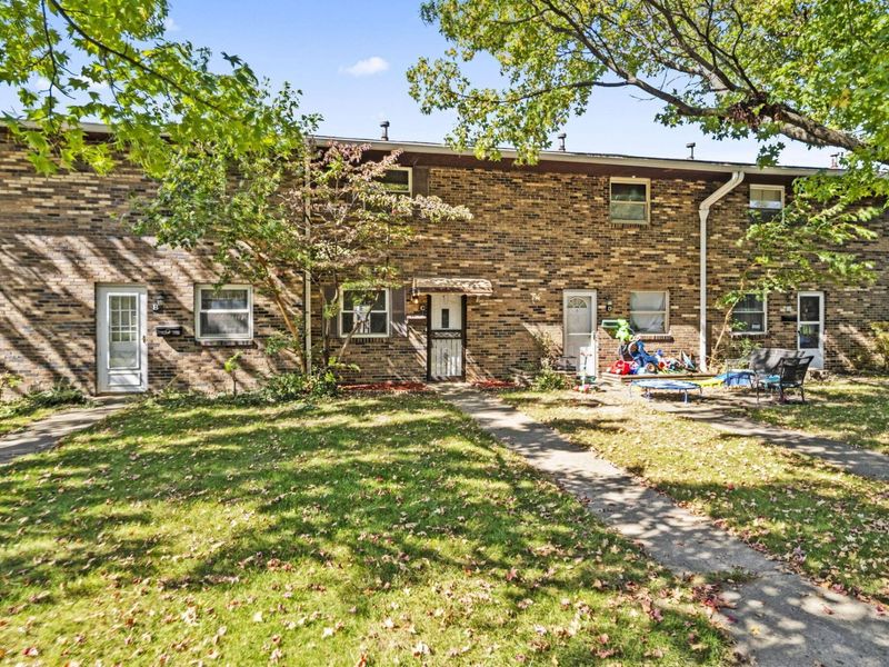 2370 Woodbrook Circle S, Unit Unit C, Columbus, OH 43223 Photo 3