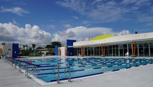 110 SE 7th St , Unit 10, Hallandale Beach, FL 33009 Photo